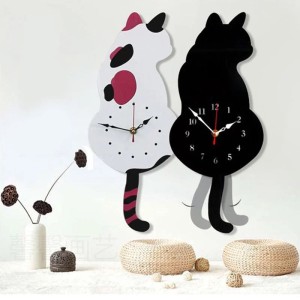 Nordic cat with wagging tail wall clock