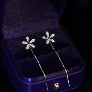 Shiny Diamond Flower Earrings
